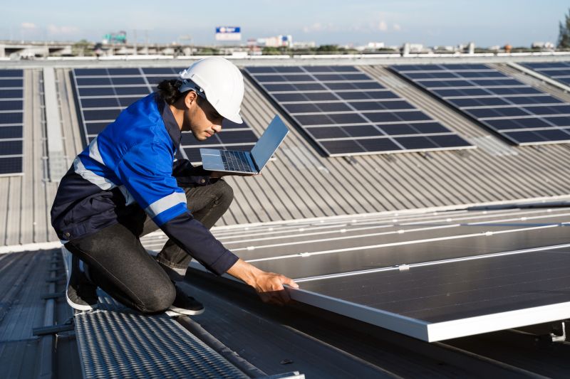 Solar Panel Maintenance & Repair